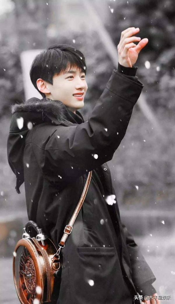 白敬亭卡點1314祝魏晨新婚快樂,簡直就是追星界的模範代表 白敬亭卡點1314祝魏晨新婚快樂,簡直就是追星界的模範代表