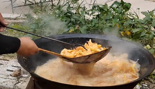河南農村婚宴上的美食，色香味俱全，不是所有婚宴都有這道菜