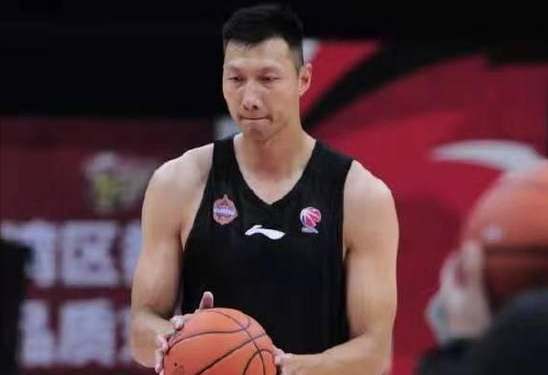 拒絕1200萬,選擇500萬,簽約宏遠衝擊十二冠!恭喜你浴火重生 拒絕1200萬,選擇500萬,簽約宏遠衝擊十二冠!恭喜你浴火重生