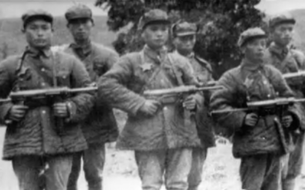 49年蘇聯作家西蒙諾夫南下見林彪：我想採訪一下功勳赫赫的135師