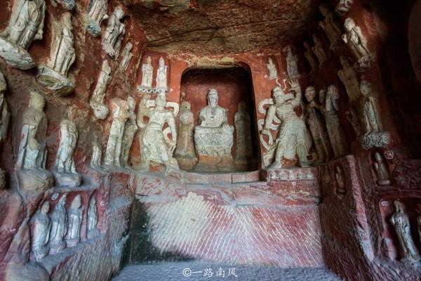 四川廣元這片懸崖佛窟好壯觀，未來有望成為世界遺產，你去過嗎？