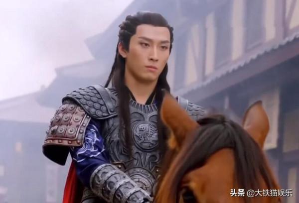 十位男演員同是化煙燻妝演“黑化”，誰霸氣誰辣眼，差距一目瞭然