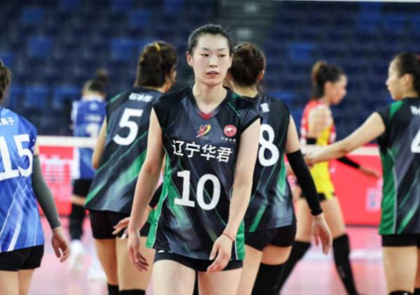 段放進攻立功!遼寧女排拿到第4勝,26歲的她恐是新週期過渡國手 段放進攻立功!遼寧女排拿到第4勝,26歲的她恐是新週期過渡國手