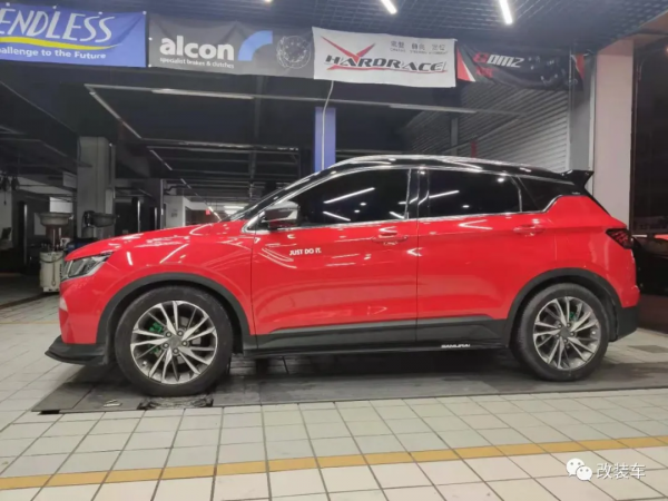 全車CDM姿態改裝的吉利繽越,從上班玩到自己開店才算畢業 全車CDM姿態改裝的吉利繽越,從上班玩到自己開店才算畢業