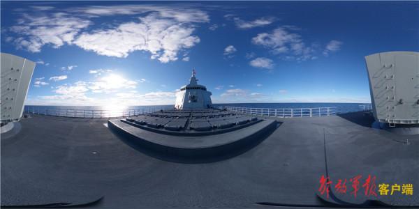 同樣都是拍攝055,一個拍成055型輕型護衛艦,俄宣部拍出戰列艦風 同樣都是拍攝055,一個拍成055型輕型護衛艦,俄宣部拍出戰列艦風