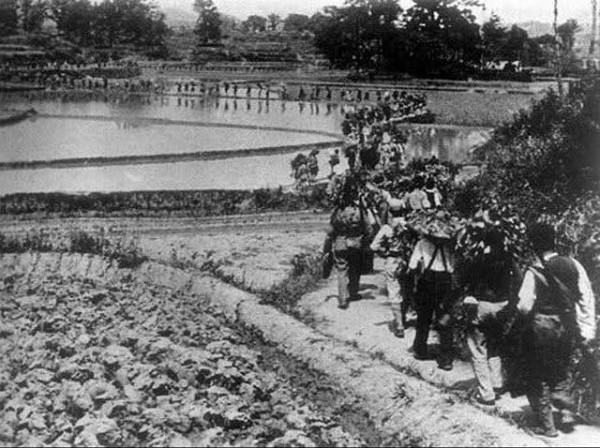 英雄秦鏡：隻身追殺五名鬼子，單挑日軍中隊長，總結出拼刺刀訣竅