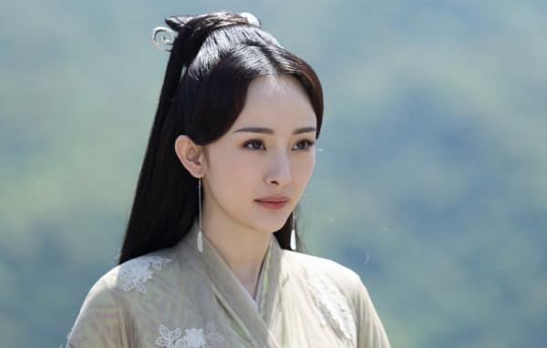 楊冪新劇預計Q4上線，與陳偉霆強強聯合，顏值卻被女二“吊打”