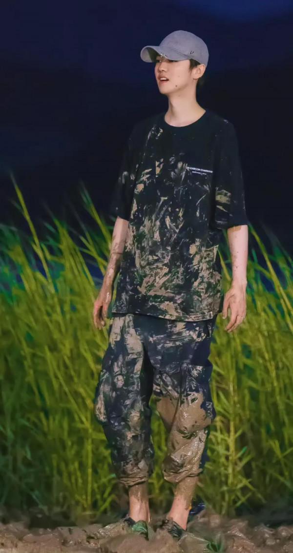 鹿晗切菜的樣子在發光