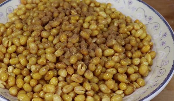 黃豆不要再打豆漿了,試試這種新做法,酥脆鹹香,全家人都愛吃 黃豆不要再打豆漿了,試試這種新做法,酥脆鹹香,全家人都愛吃