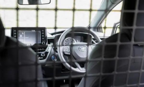 用卡羅拉來拉貨？海外推出商用版卡羅拉，操控不俗還能裝貨