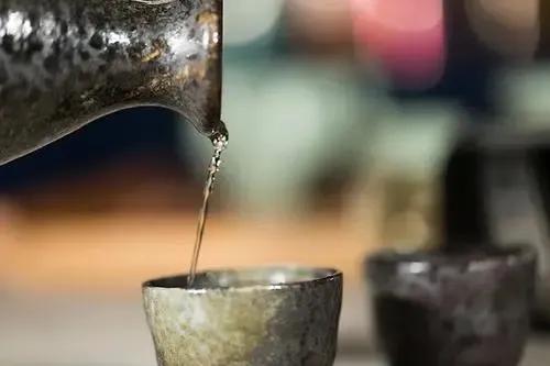 人生如酒,你那月出生就代表那種酒 人生如酒,你那月出生就代表那種酒