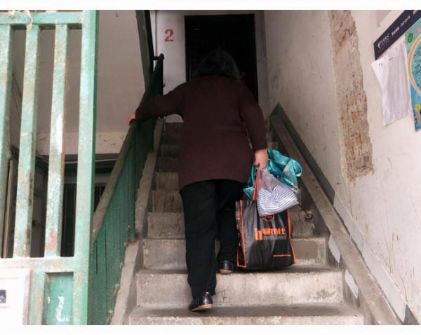 60歲後身體出現這5種變化，是衰老的正常現象，做好調養有助健康