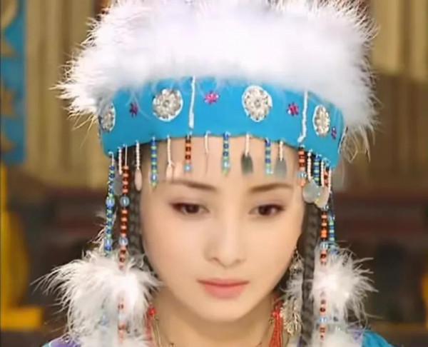 原來蔣勤勤才是香妃的原定人選，因為檔期才錯過