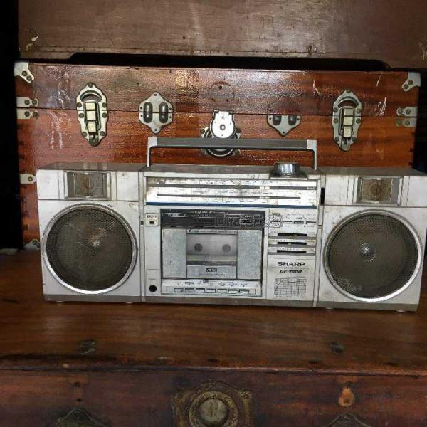 夏西偉:5歲時被生父家暴,落下終生殘疾,靠貼膜買下一套房 夏西偉:5歲時被生父家暴,落下終生殘疾,靠貼膜買下一套房