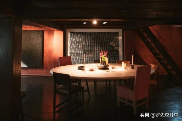 侘寂風私宅；當代藝術品結合在一起，呈現出獨屬韻味的家居風格