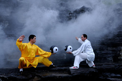 怎樣練習二十四式太極拳 四點要記牢 怎樣練習二十四式太極拳 四點要記牢