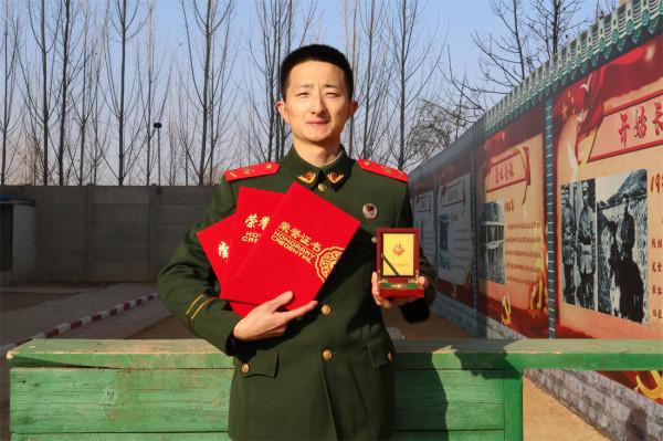 新年將至，看戰友們如何&OpenCurlyDoubleQuote;花式&rdquo;拜年