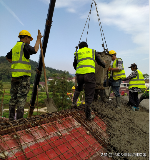 坐於湖邊藍天下,享受垂釣之樂,這是我不得不回農村的理由 坐於湖邊藍天下,享受垂釣之樂,這是我不得不回農村的理由