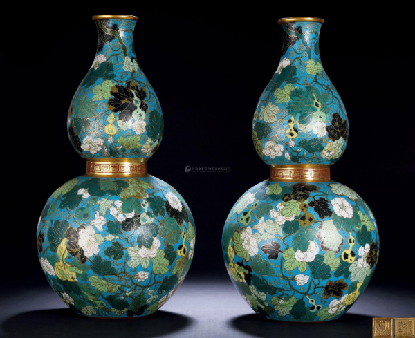 清乾隆 銅胎掐絲琺琅福祿萬代大葫蘆瓶 (一對) 清乾隆 銅胎掐絲琺琅福祿萬代大葫蘆瓶 (一對)
