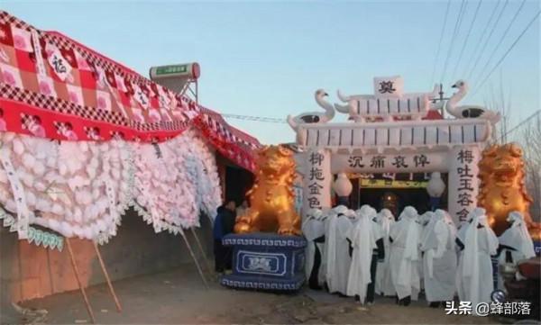 農村兩老人先後去世,輩分一大一小,黃泉路上該“禮讓”嗎? 農村兩老人先後去世,輩分一大一小,黃泉路上該“禮讓”嗎?