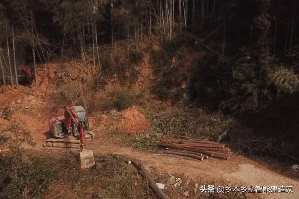 坐於湖邊藍天下,享受垂釣之樂,這是我不得不回農村的理由 坐於湖邊藍天下,享受垂釣之樂,這是我不得不回農村的理由