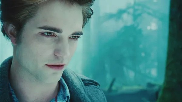 《暮光之城》14年後演員現狀：男主長殘，配角逆襲，女主成贏家