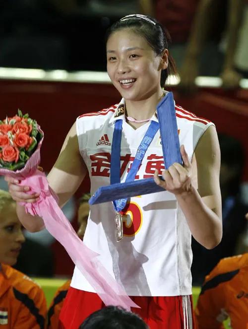 魏秋月的故事:亞洲最美二傳,與老公15歲就相識,曾被郎平催婚 魏秋月的故事:亞洲最美二傳,與老公15歲就相識,曾被郎平催婚