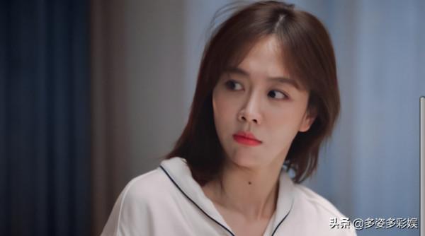 《幸福二重奏》開播，殷桃第一集遇到婚姻問題，閨蜜笑著開導化解