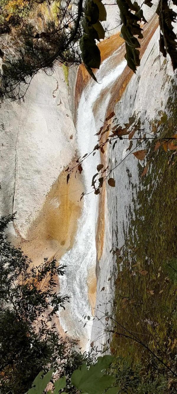 光霧山景區十八月潭瀑布群