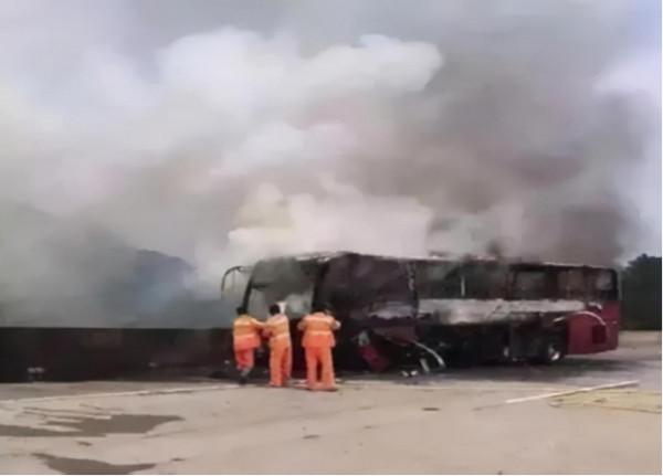 兵哥哥浴火救44人，身體燒傷90&percnt;，住院期間，因禍結緣娶女神為妻