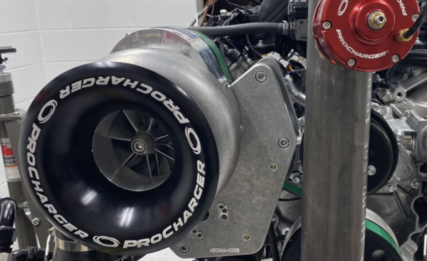 福特7.3L V8發動機,975匹馬力依舊未到極限 福特7.3L V8發動機,975匹馬力依舊未到極限