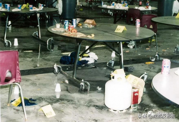 難以置信，美國女高中生殺了13名同學老師，竟成為青少年偶像？