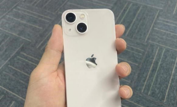 iPhone13mini：如果喜歡小手機，效能裡面最好的就是這一款，yyds
