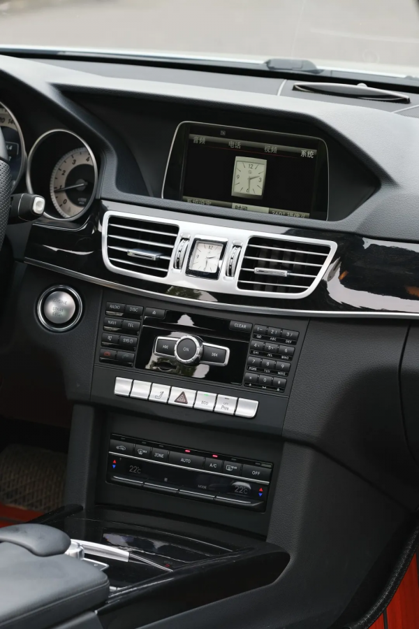 賓士 E260L:C級的價格、E級的品質、“S”級的前任 賓士 E260L:C級的價格、E級的品質、“S”級的前任