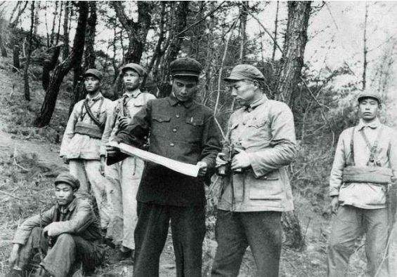 他是第一個堅定追隨毛主席的人，19歲就入黨，24歲在井岡山犧牲