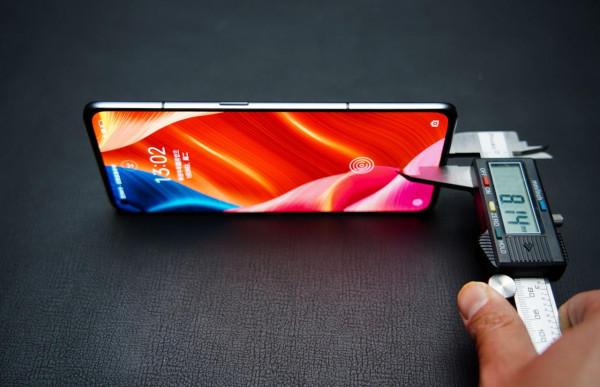 2K直屏旗艦級水桶機 realme真我GT2Pro緞黑測評