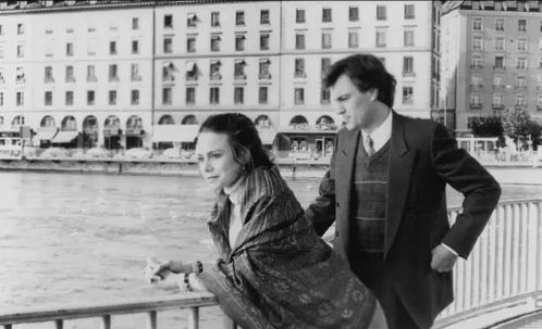 10分鐘讀完《生命不能承受之輕》：最容易遺漏的，是沒期待的平靜