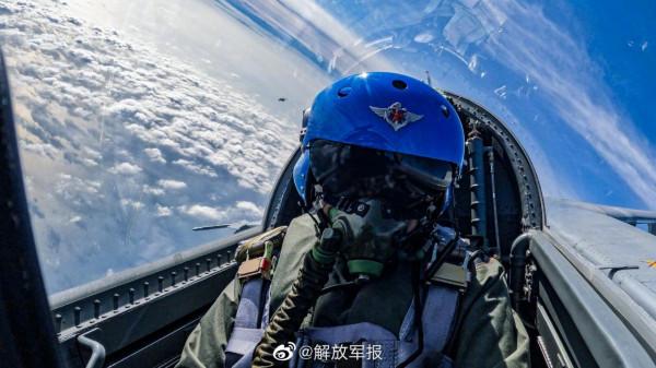 戰機訓練桌布上新