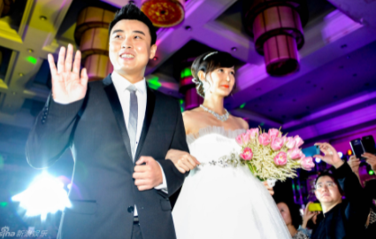 “乒乓冠軍”王皓：30歲娶美妻，32歲面臨婚姻危機，他如何化解？