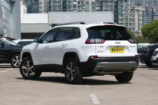 自由光:外觀運動,搭載2.0T+256馬力,配前後獨懸,售23.98萬 自由光:外觀運動,搭載2.0T+256馬力,配前後獨懸,售23.98萬