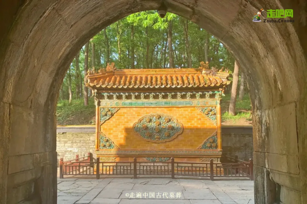 25歲小夥痴迷古代墓葬，1年探訪80多座，立志走遍中國古墓