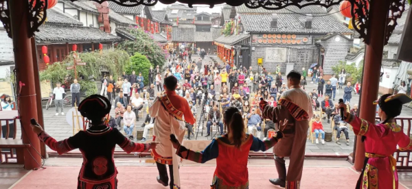 天府古鎮藝術節國慶1+7,豐富多彩的沉浸式演岀燃爆音樂文創古鎮街子! 天府古鎮藝術節國慶1+7,豐富多彩的沉浸式演岀燃爆音樂文創古鎮街子!