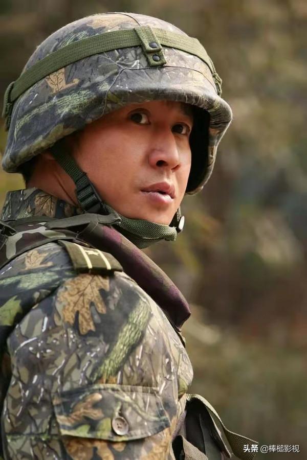 熒屏上這10位男演員塑造的軍人形象，哪個是你最喜歡的呢？