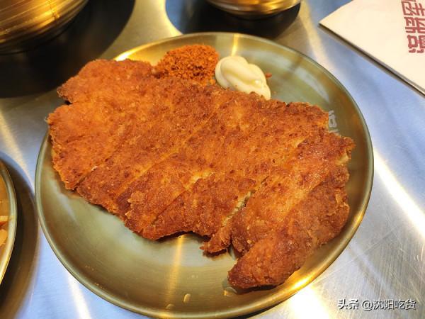 這肥腸處理得真到位，不臭還賊香，拌麵好好吃呀