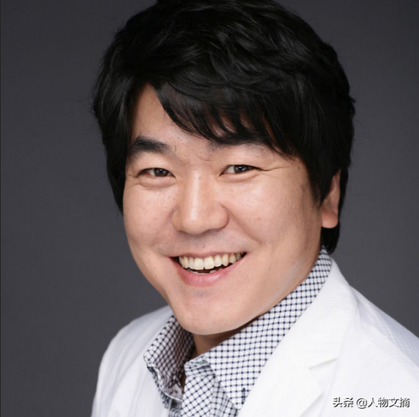 尹濟文:電影中是“奸詐小人”生活中是老好人,為亡友照顧遺孀 尹濟文:電影中是“奸詐小人”生活中是老好人,為亡友照顧遺孀