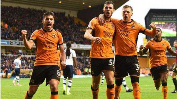 OD體育:曼聯再次出現狀態波動,0-1不敵狼隊強勢進攻 OD體育:曼聯再次出現狀態波動,0-1不敵狼隊強勢進攻