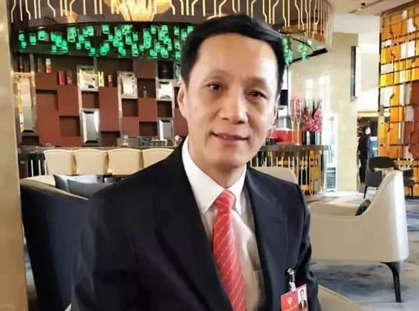 馮遠征跟大8歲妻子結婚後選擇丁克，現如今怎麼樣了？