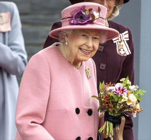 查爾斯王子又確診新冠！兩天前剛見95歲女王！英國王室是真不消停