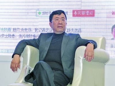 餘秋雨到底水平如何？易中天評價很犀利，但不及金庸風趣幽默