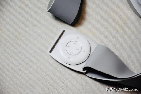 這款按摩器提供6大模式,9種按摩力度,還有3檔溫度調節 這款按摩器提供6大模式,9種按摩力度,還有3檔溫度調節